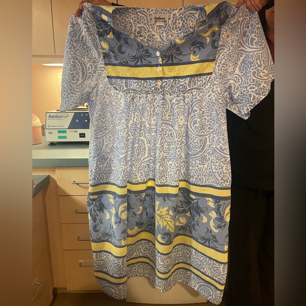 Anthony Richards night gown